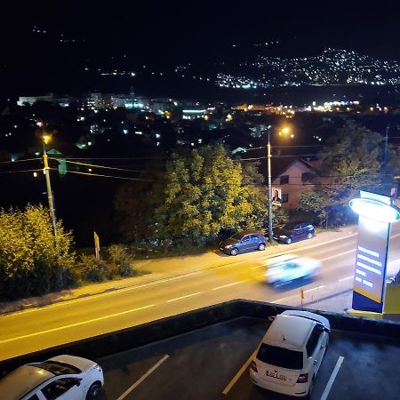 Sleep And Drive White Apartment Sarajevo Exterior foto