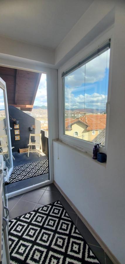 Sleep And Drive White Apartment Sarajevo Exterior foto