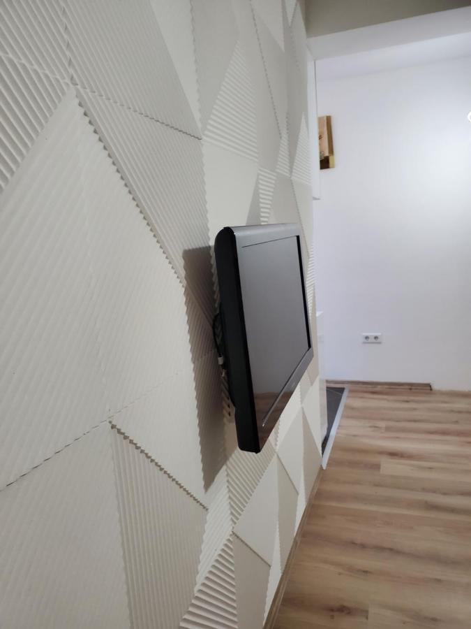 Sleep And Drive White Apartment Sarajevo Exterior foto