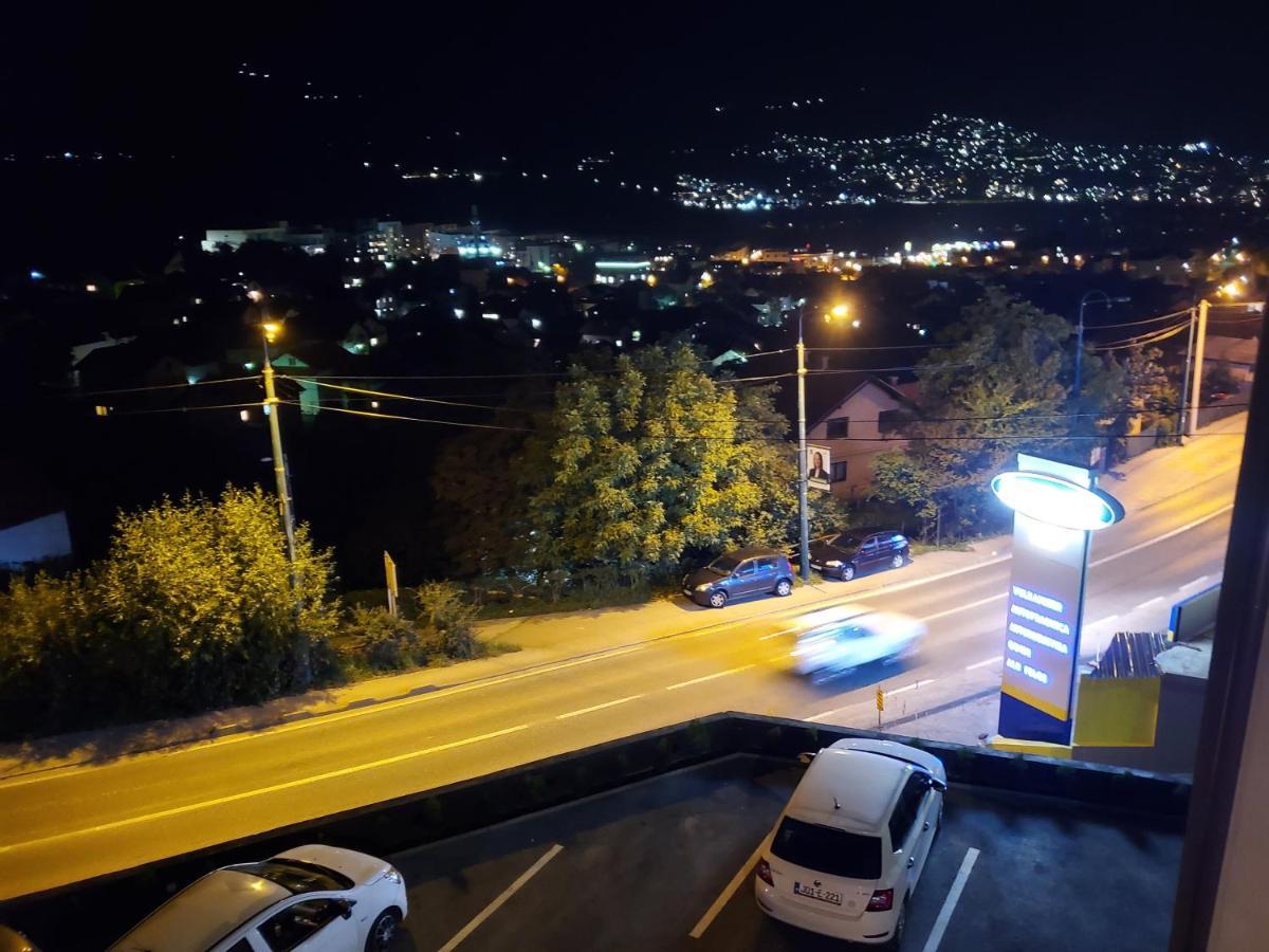 Sleep And Drive White Apartment Sarajevo Exterior foto