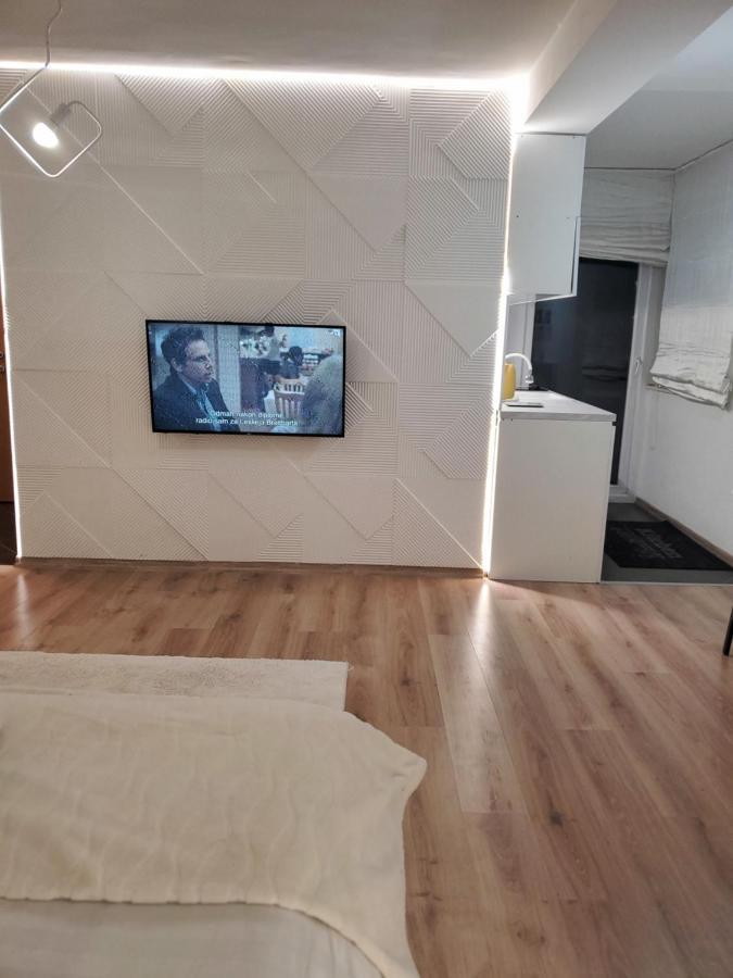 Sleep And Drive White Apartment Sarajevo Exterior foto