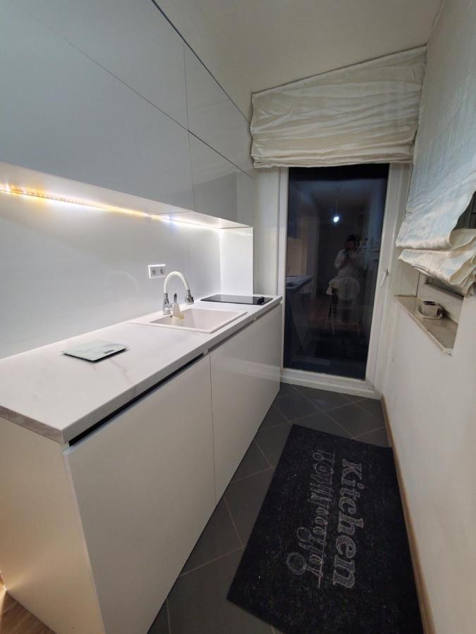 Sleep And Drive White Apartment Sarajevo Exterior foto