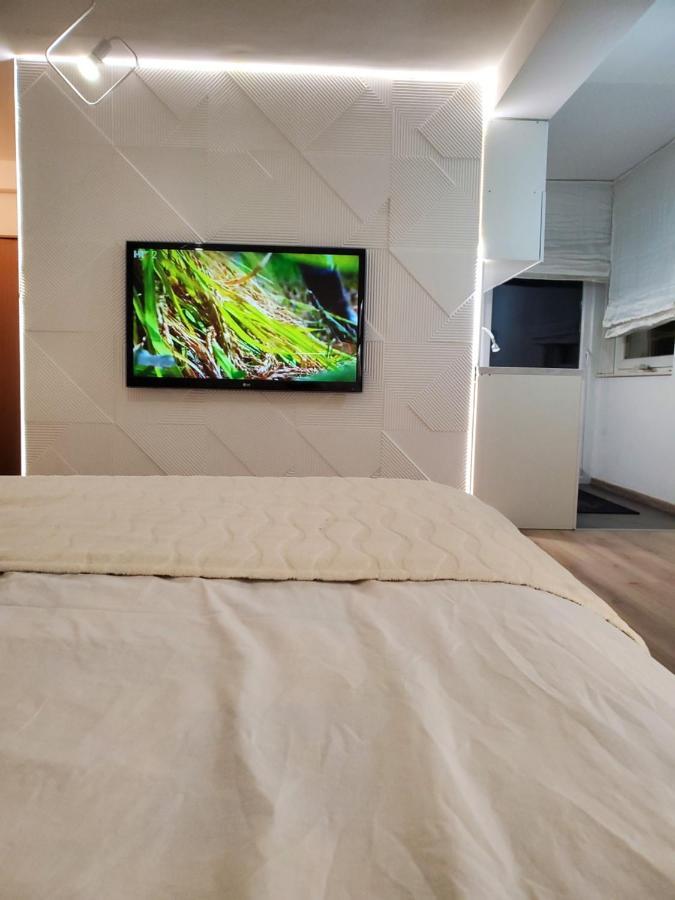 Sleep And Drive White Apartment Sarajevo Exterior foto
